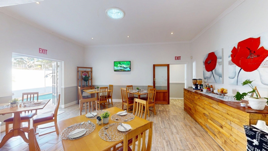 8 Bedroom Property for Sale in Summerstrand Eastern Cape